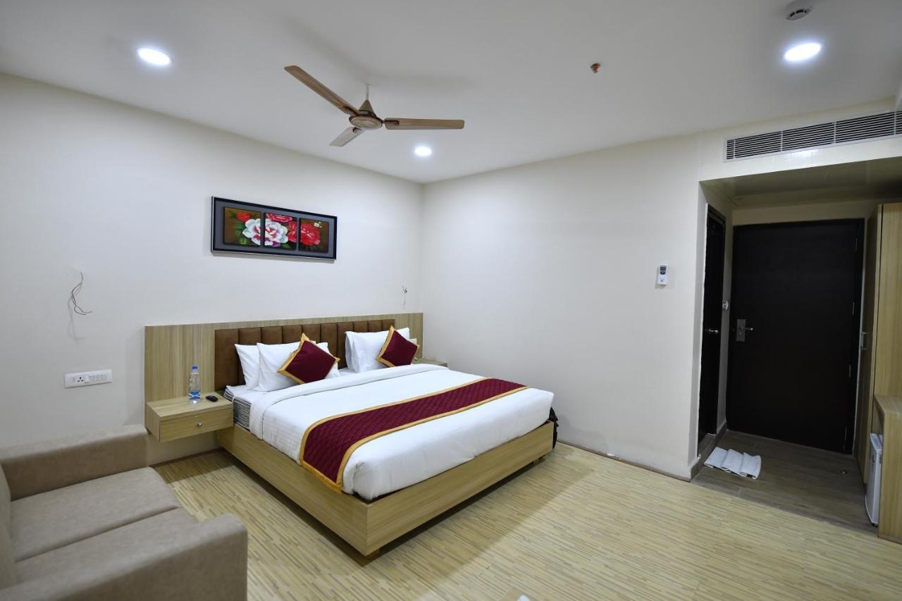Hotel Urban Delight Managed By Cannychoice Vijayawāda Екстериор снимка