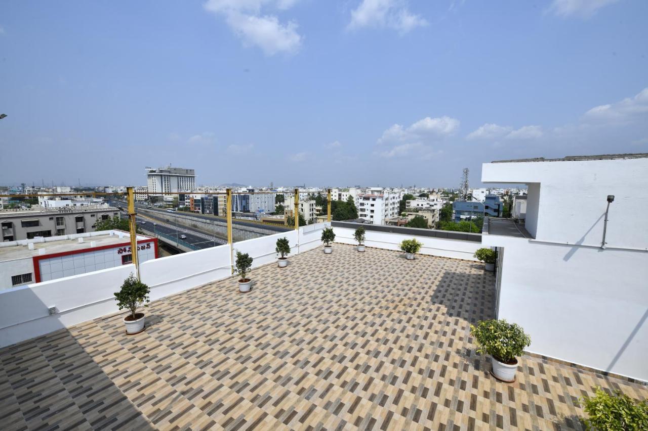 Hotel Urban Delight Managed By Cannychoice Vijayawāda Екстериор снимка