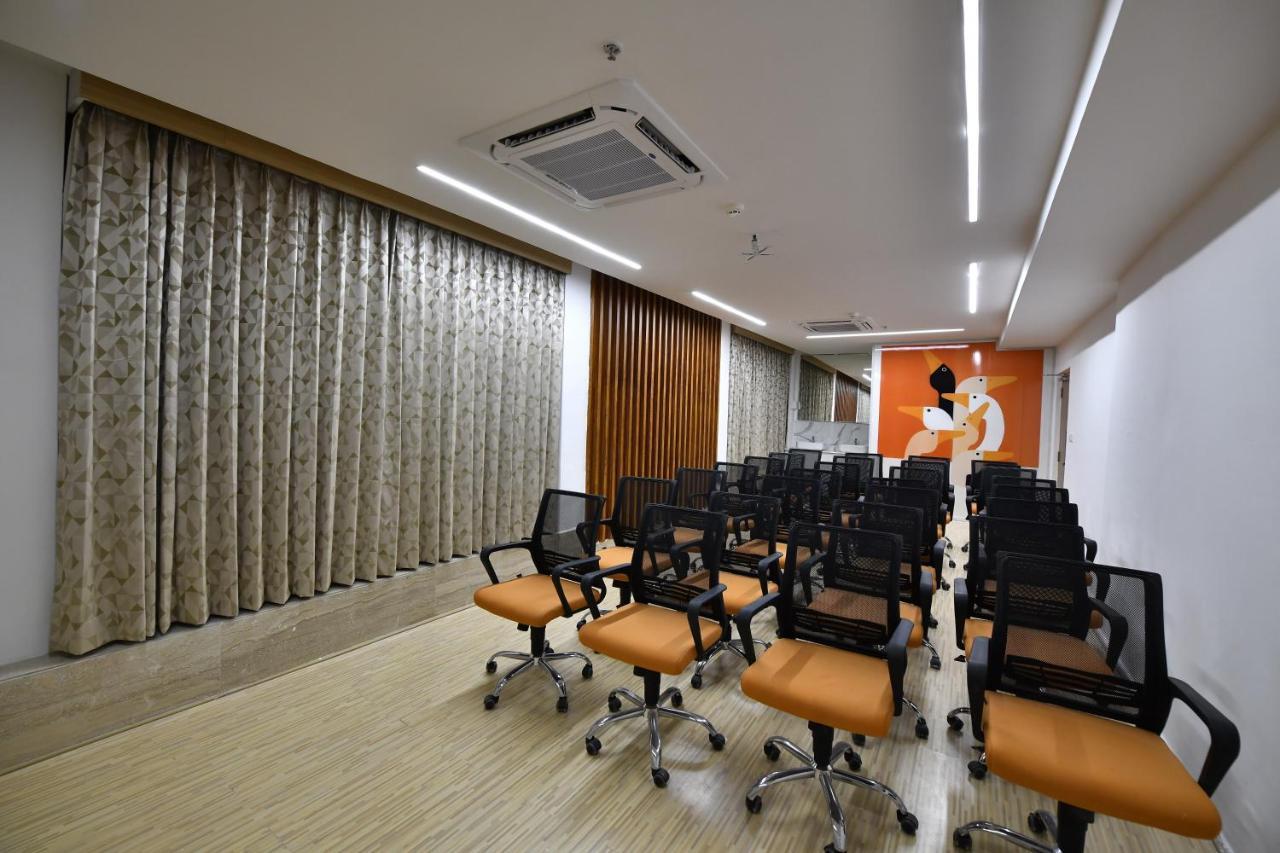 Hotel Urban Delight Managed By Cannychoice Vijayawāda Екстериор снимка